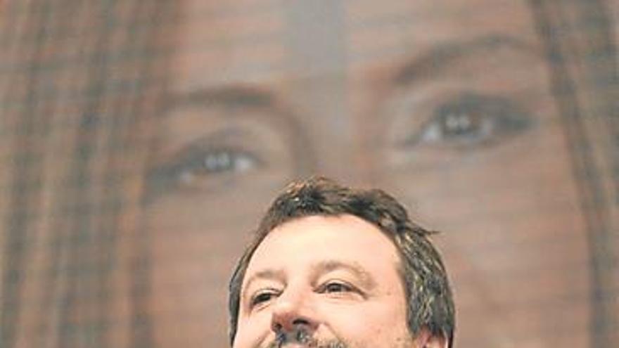 Salvini, sin freno                   en la campaña