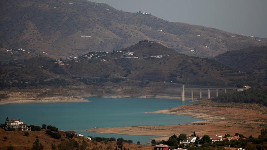 Imagen del pantano de la Viñuela, en la Axarquía, tomada el pasado diciembre.