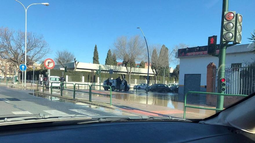 Una avería en la red de agua deja sin suministro a los edificios de Campo Madre de Dios