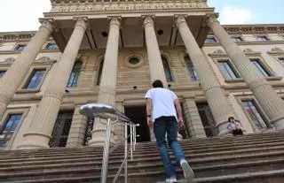 Gairebé quatre de cada 10 aspirants es queden sense plaça a la universitat pública catalana