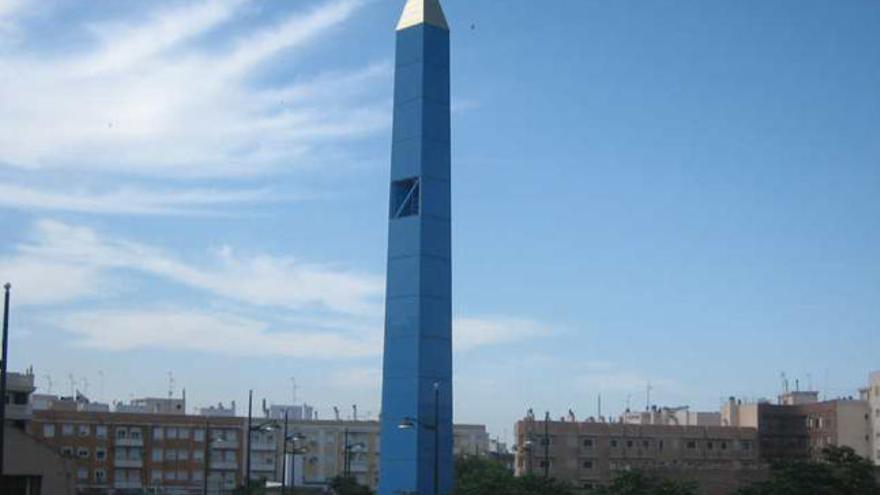 El cristal roto estaba en la parte alta del Obelisco.