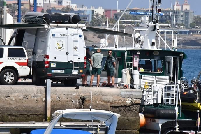 17/05/2019 ARGUINENGUIN. MOGAN. Busqueda de los inmigrates desaparecidos en el mar en Mogan. Localizado el cuerpo del bebé en Taurito y transladado al Puerto Deportivo de Pasito Blanco.   Fotógrafa: YAIZA SOCORRO.  | 17/05/2019 | Fotógrafo: Yaiza Socorro