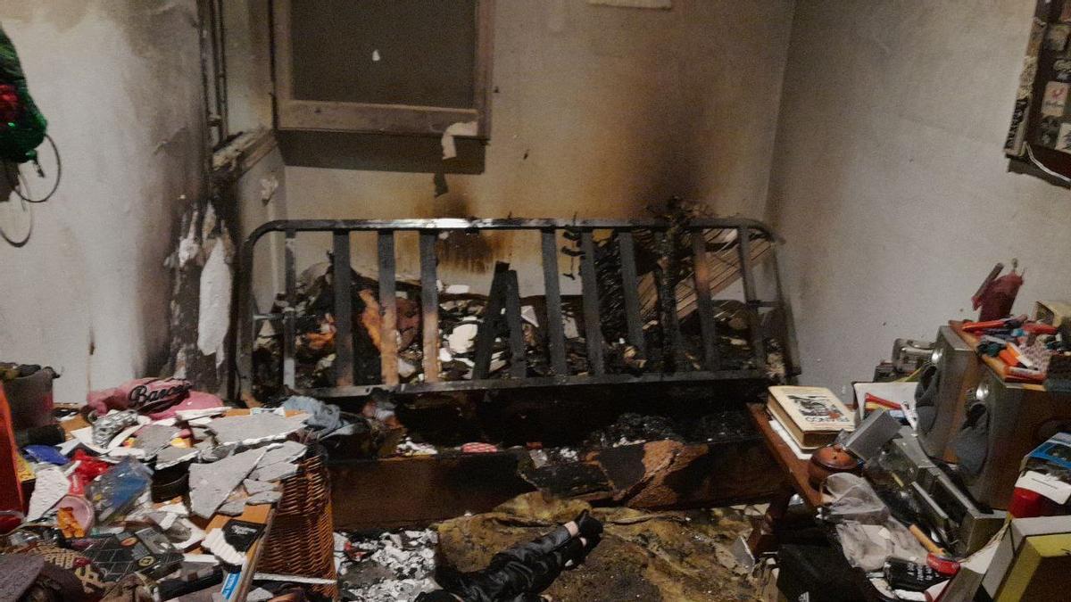 Dos ferits després de l’incendi d’un pis a Horta