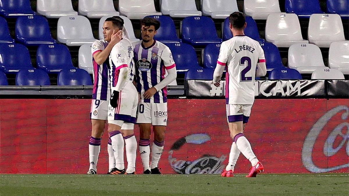 El Valladolid celebrando el gol de Weissman