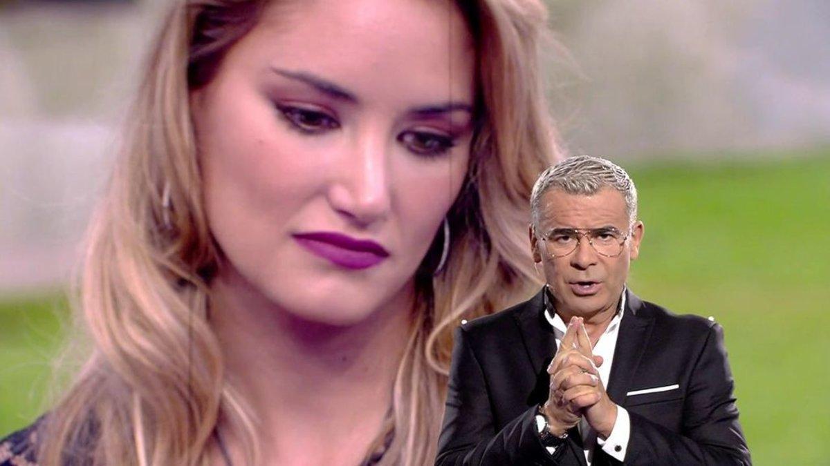 Jorge Javier Vázquez y Alba Carrillo en la pantalla del plató de 'GH VIP'