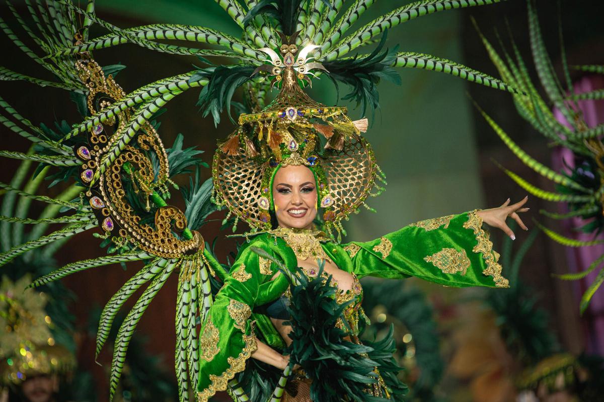 Concurso de comparsas del Carnaval de Santa Cruz de Tenerife 2026 - 1º.- Bahía Bahitiare