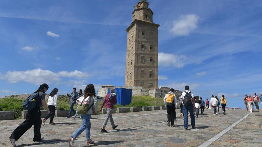 A Coruña licita por 211.000 euros la rehabilitación de dos estancias de la Torre de Hércules