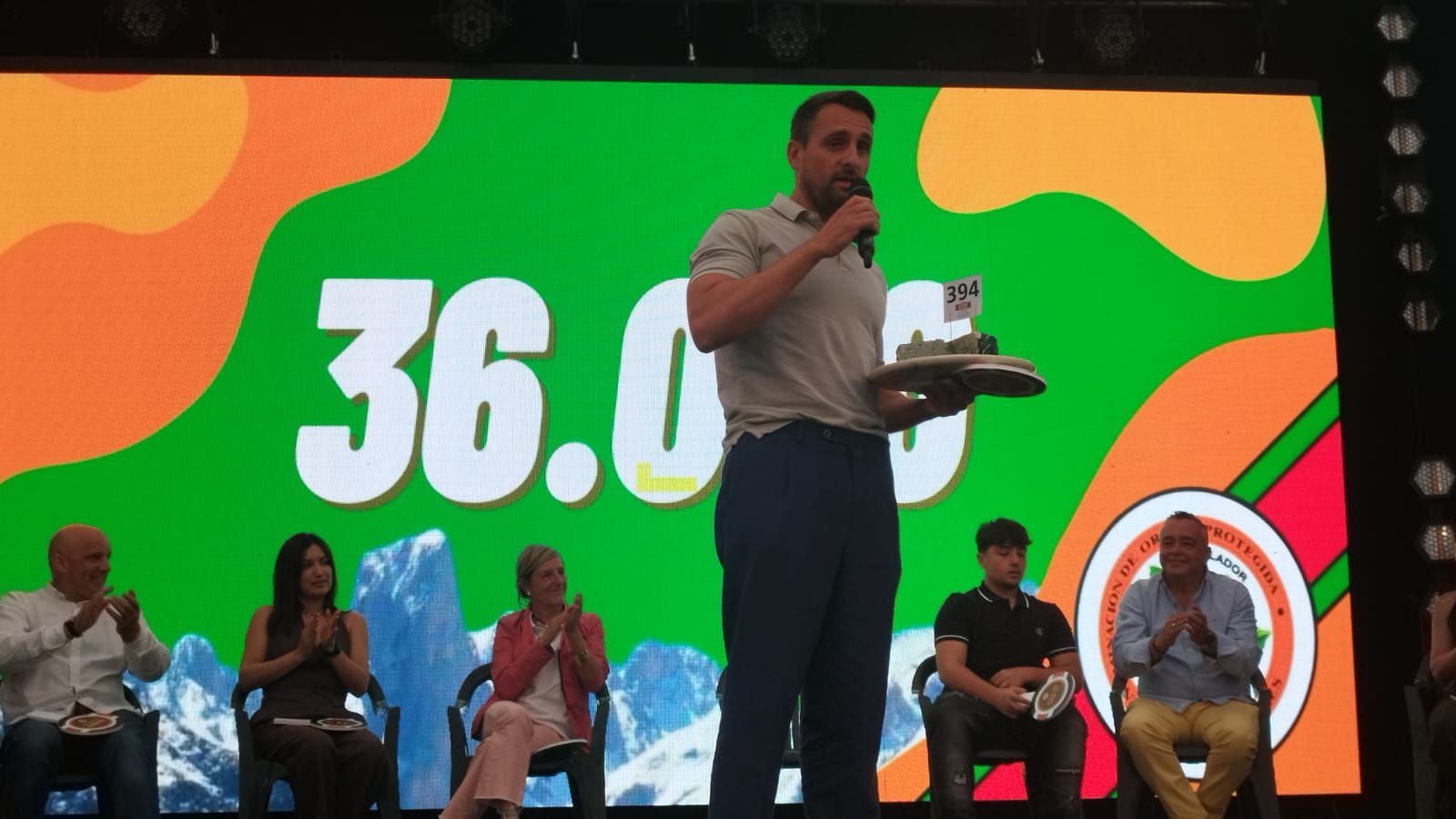 Nuevo récord Guinnes en la subasta del mejor queso Cabrales con 36.000 euros