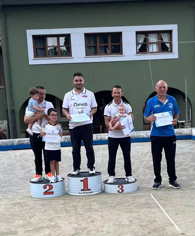 Rubén Noriega gana en Poo un emocionante Campeonato de Asturias de bolo palma de cuarta categoría