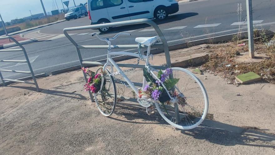 ¿Por que hay bicicletas blancas en varios puntos de Castellón?