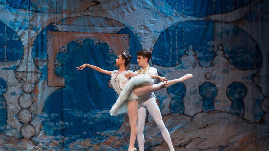 El Trencanous Ballet Jove de Girona