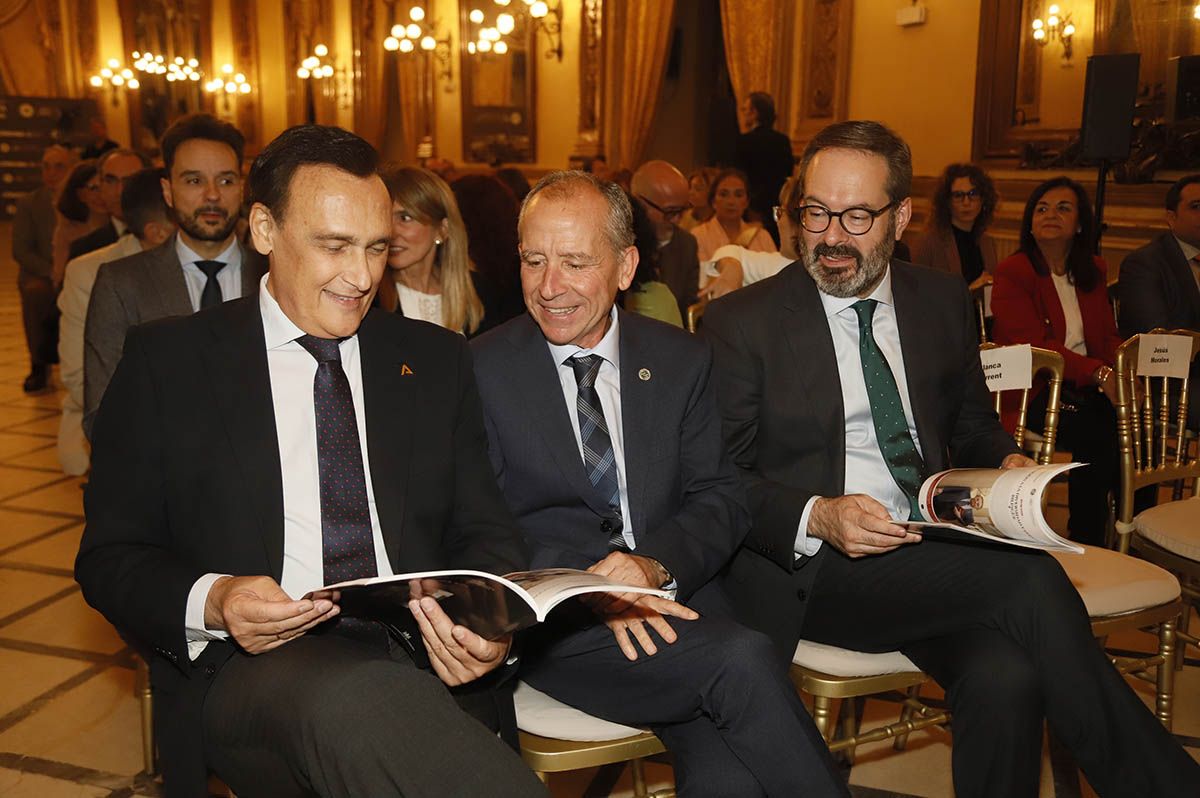 Presentación del libro del 50 aniversario de la Faculta de Filosofía y Letras