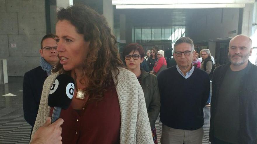 La candidata Beatriu Gascó, ayer, en el hospital de Dénia.