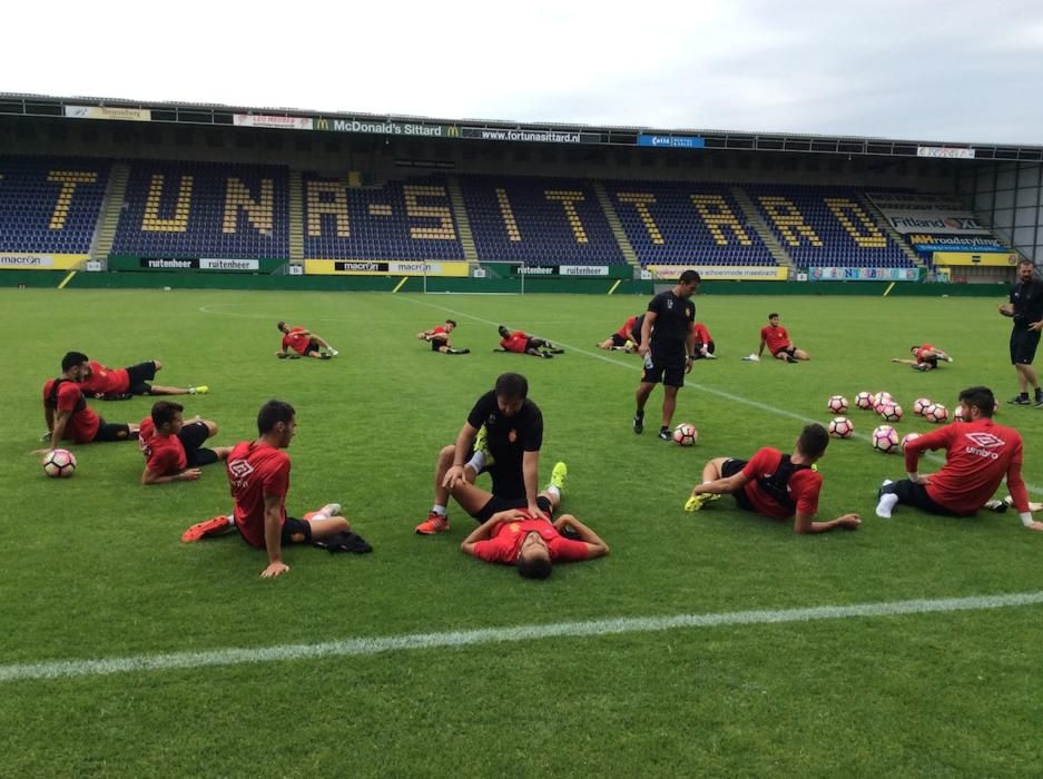 Intensa sesión de entrenamiento del Mallorca en Holanda