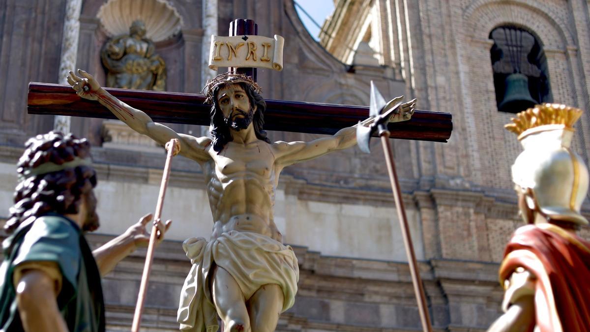 En imágenes | Procesiones del Viernes Santo en Zaragoza