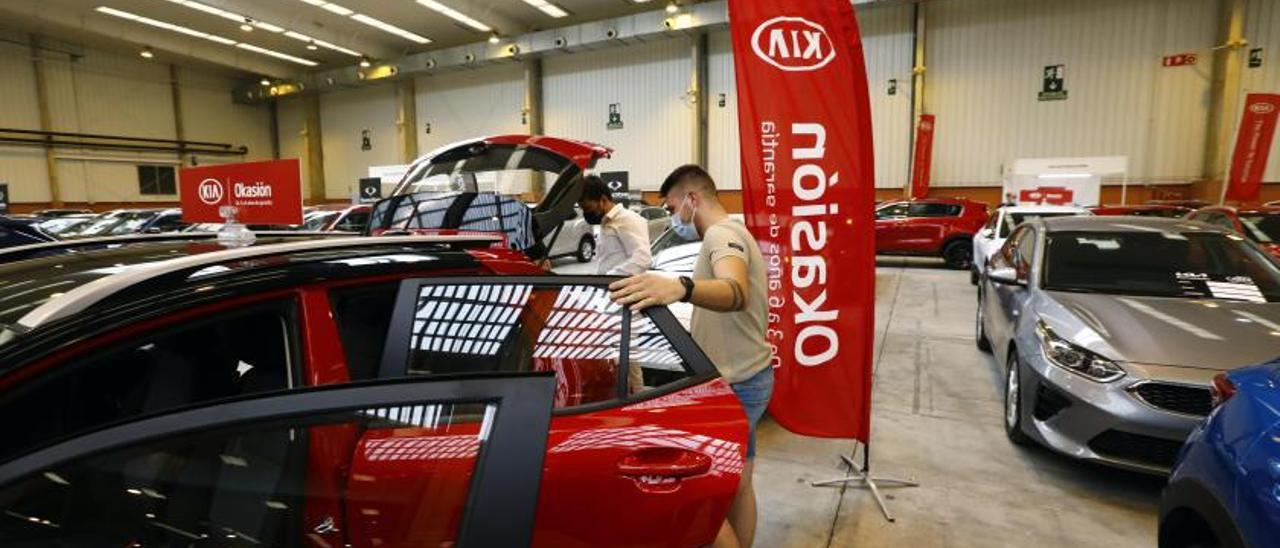 La última edición del salón de vehículos de ocasión Stock Car, que se celebró en la Feria de Zaragoza el pasado año. | JAIME GALINDO