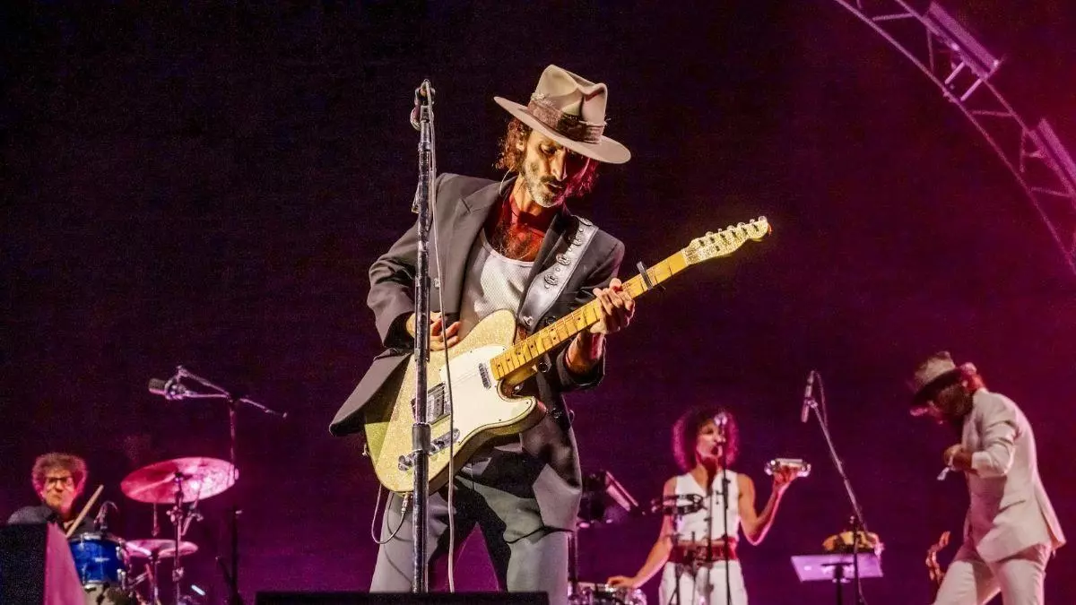 Robe vuelve a emocionar en Sonorama de la mano de Leiva