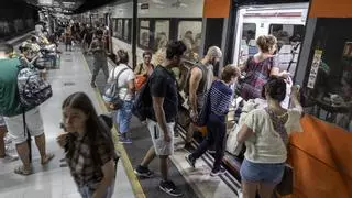 Retrasos en las líneas R3 y R4 de Rodalies por la avería de un tren en La Sagrera