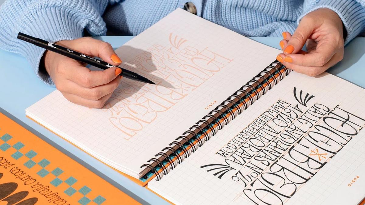 Cuaderno de Lettering para Rotuladores: Libreta para Practicar Lettering a  Mano para Niños o Adultos | 4 Plantillas para Práctica de Caligrafía