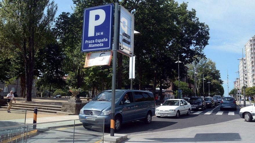 Dejar el coche en la Alameda y Praza de España costará menos