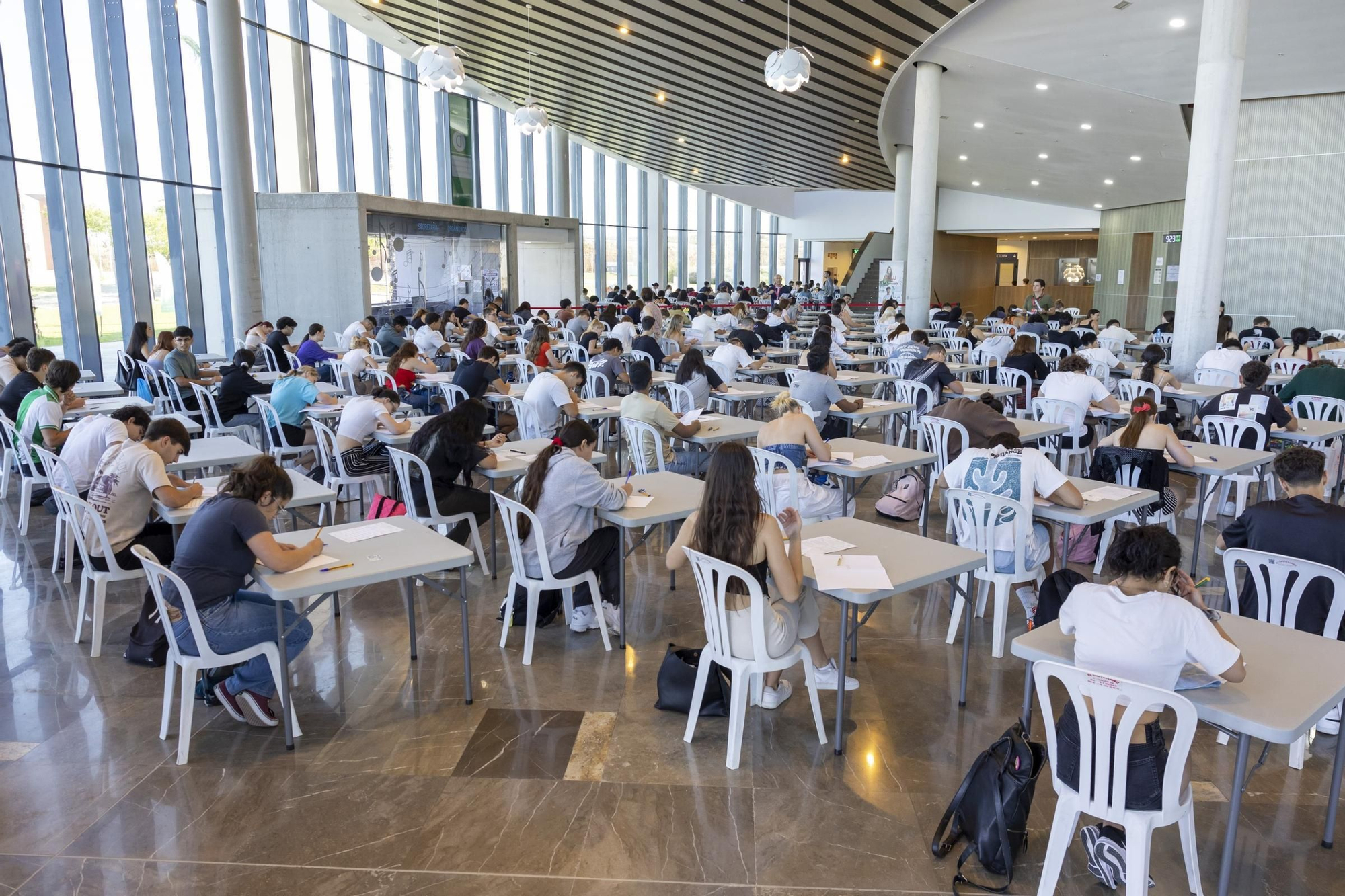 Arranca la selectividad 2024 para más de 500 estudiantes en el Auditorio Internacional de Torrevieja