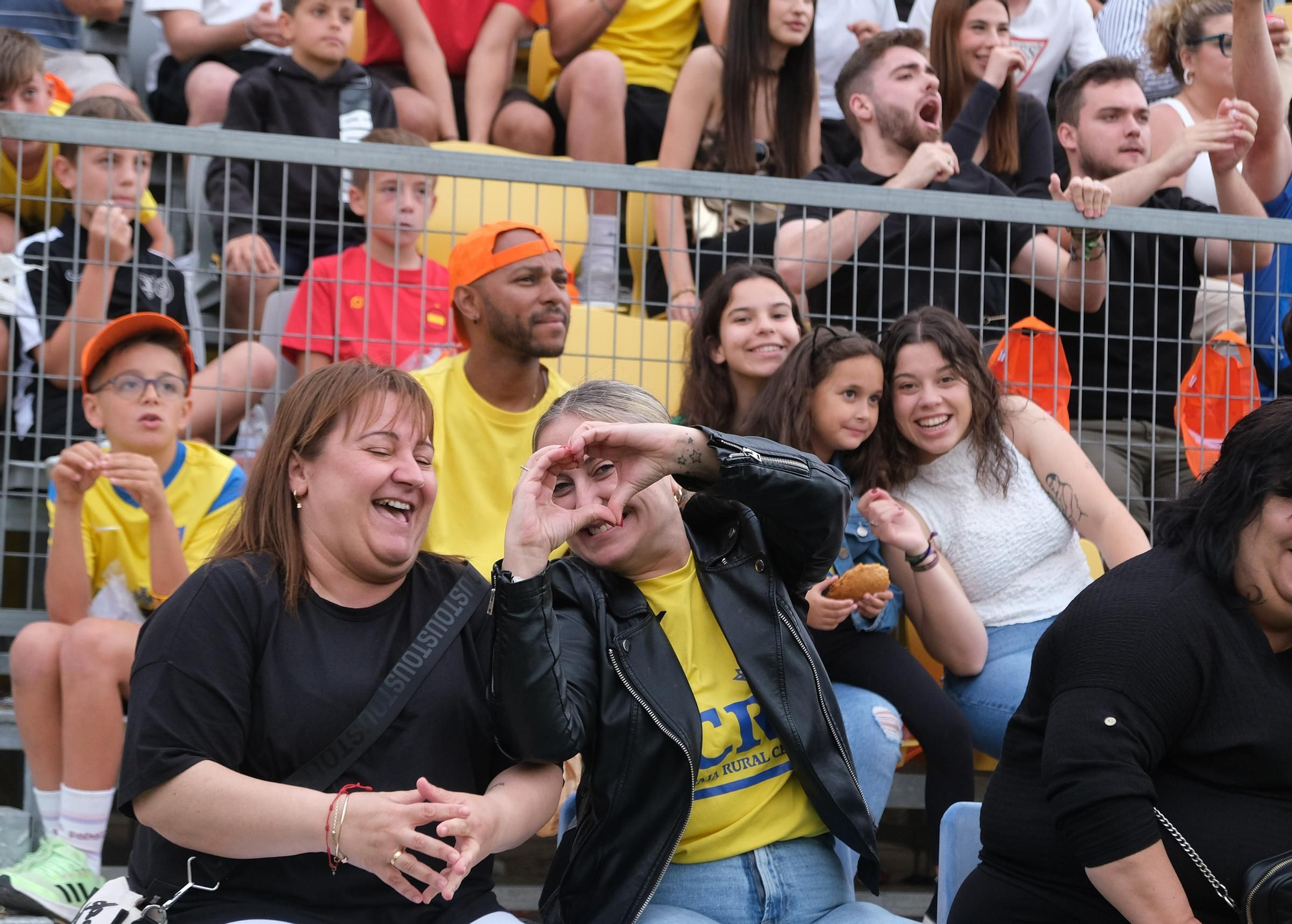 Así se ha vivido el Barakaldo - Orihuela en el estadio de Los Arcos