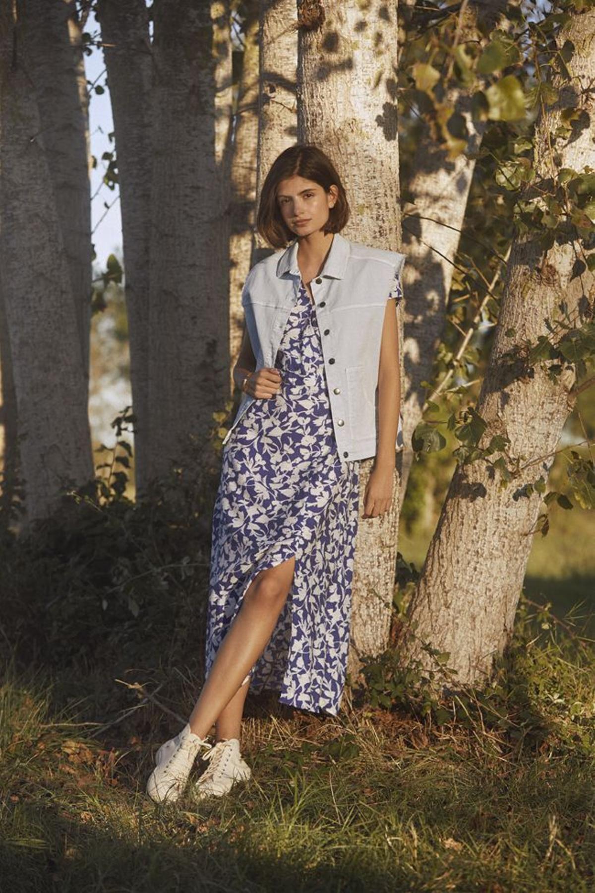 Vestido + sneakers