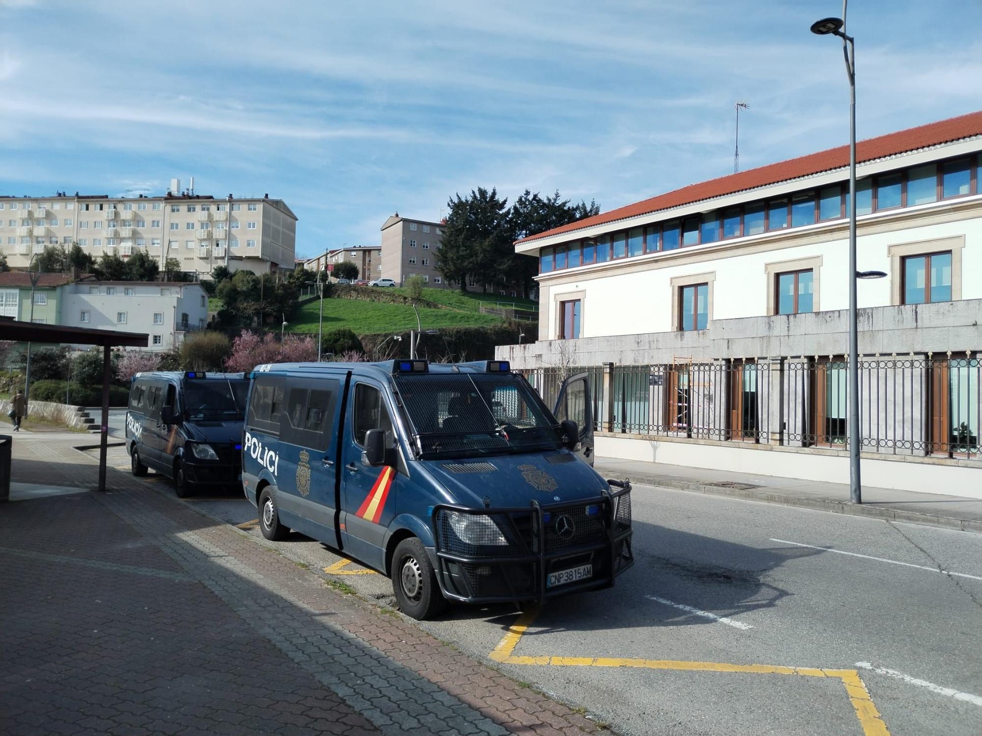 La tractorada gallega rodea la sede de la Xunta