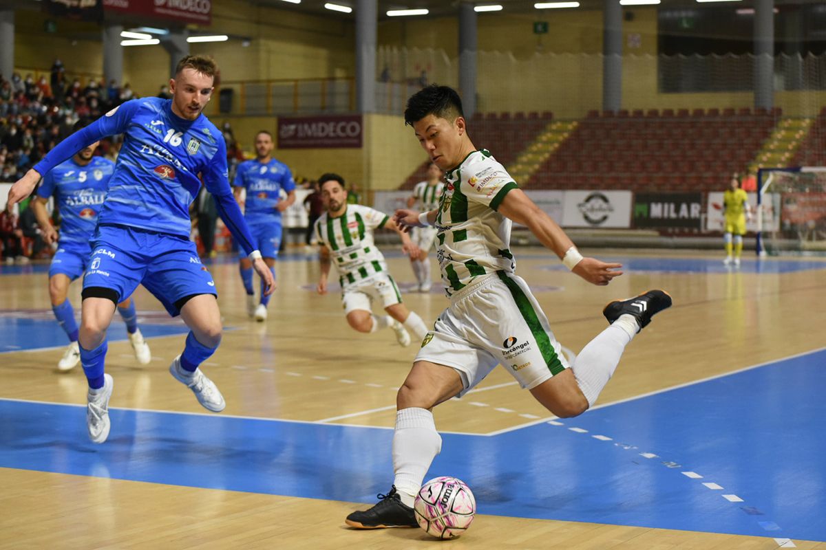 Las imágenes del partido entre el Córdoba Futsal y el Valdepeñas