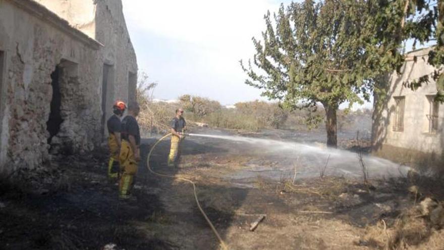 Imagen de las labores de extinción del incendio.