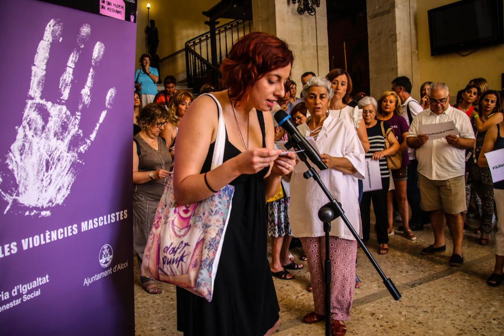 Acto contra la violencia de género en Alcoy