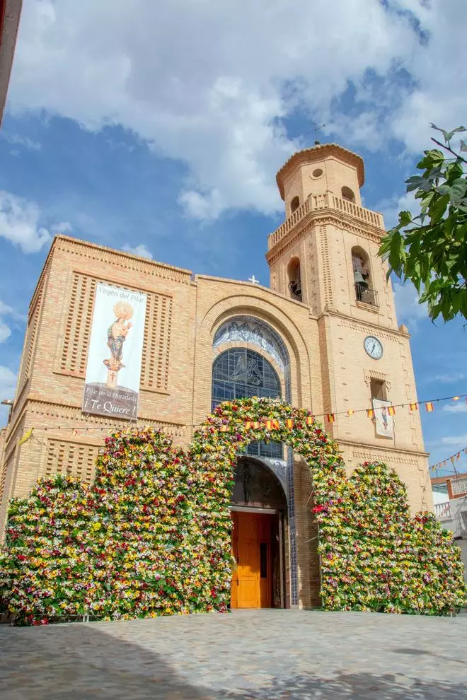 La ofrenda de flores 2024 de la Virgen del Pilar de Pilar de la Horadada, en imágenes