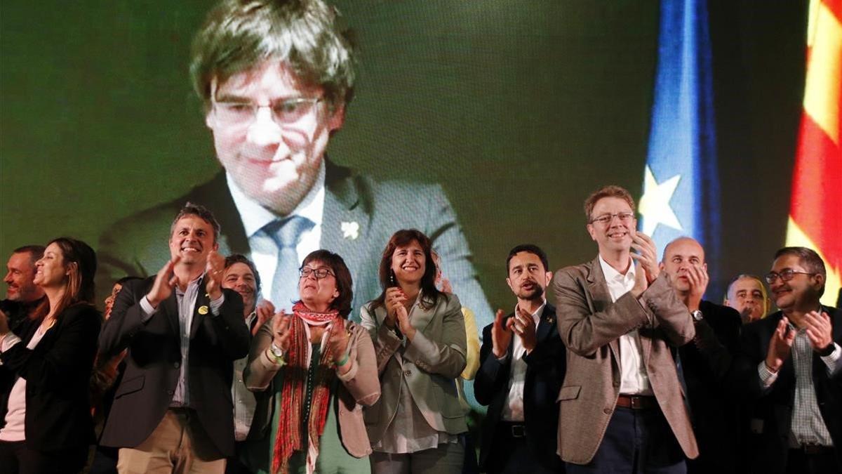 Los candidatos de JxCat a las elecciones generales y europeas, en un acto en Tarragona.