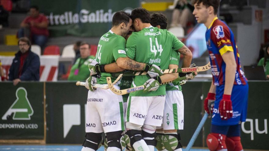 Los jugadores del Liceo celebran un gol en el partido contra el Alcoi. |  // CASTELEIRO/ROLLER AGENCIA