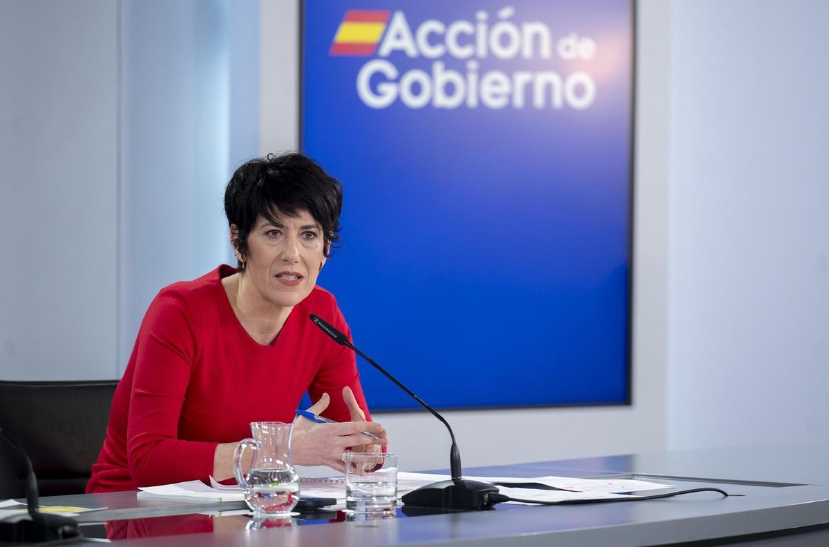 La ministra de Inclusión Seguridad Social y Migracioneas y portavoz del Gobierno, Elma Saiz, durante una rueda de prensa tras el Consejo de Ministros, a 3 de febrero de 2026, en Madrid (España). El Gobierno ha decidido finalmente en el Consejo de Ministro