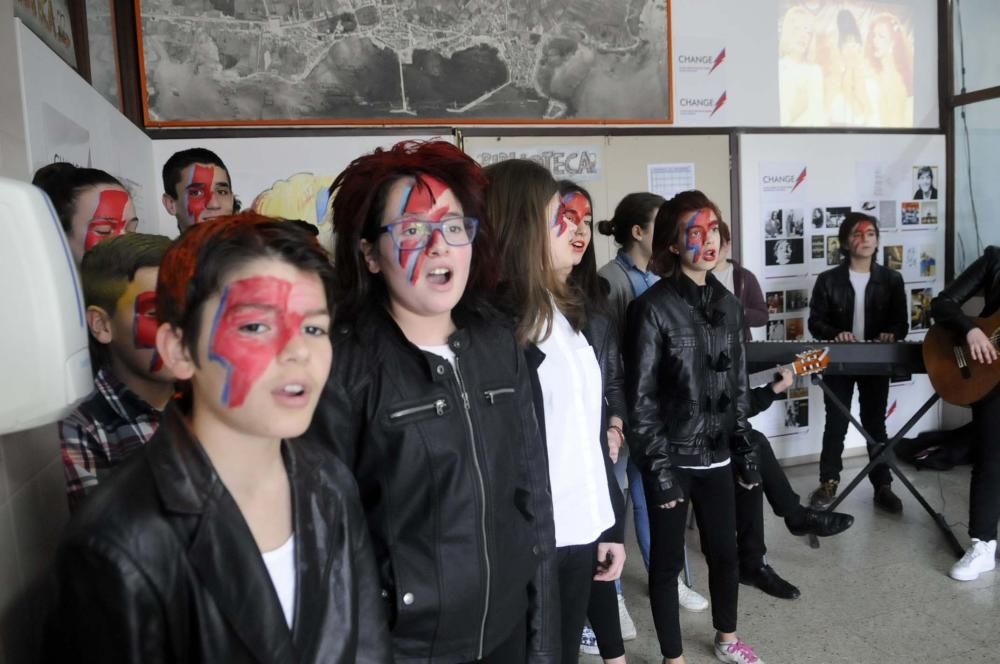 Escolares de Cambados recuerdan a Bowie