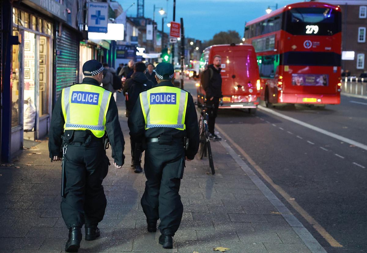 Una imagen de dos agentes de Policía en Londres.