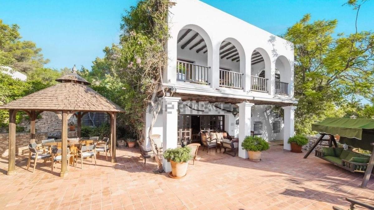 La mansión más cara que se vende en Ibiza por 20 millones de euros, en imágenes