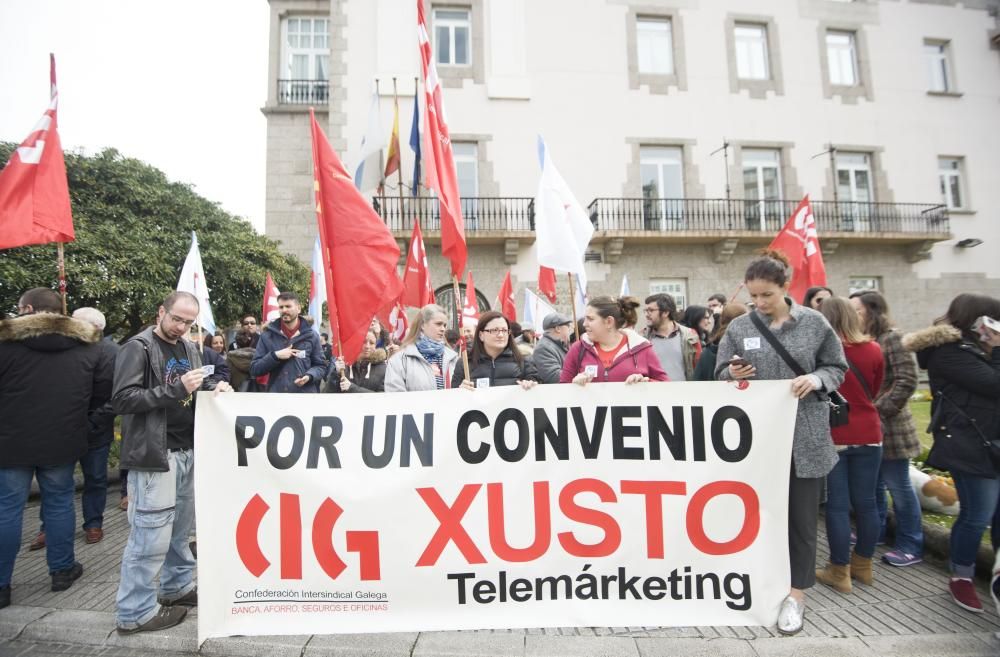 Los teleoperadores gallegos van a la huelga