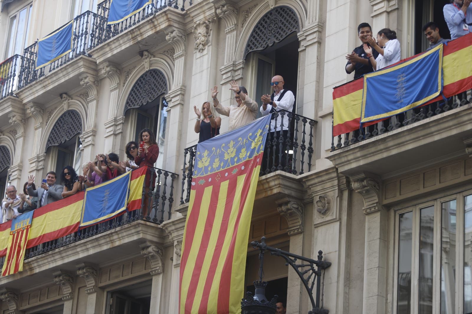 Ambiente en las calles de València el 9 d'Octubre