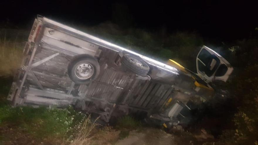 Herido el conductor de un camión al salirse en la carretera de Teulada a Moraira