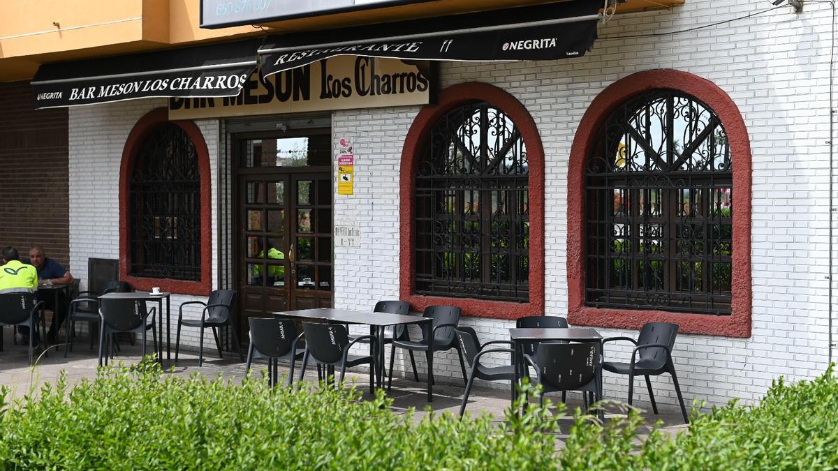 Fachada del Mesón Los Charros en Zaragoza