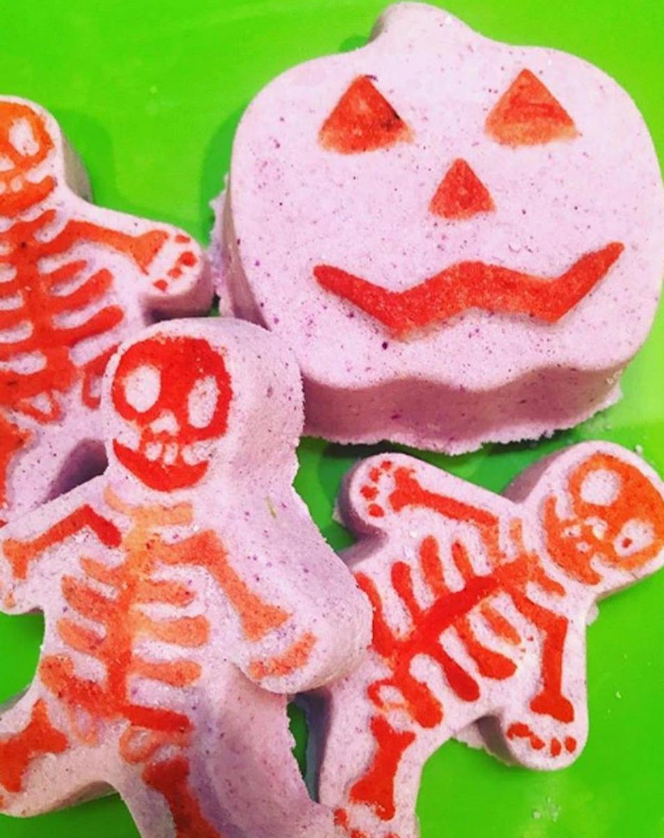 Bombas de baño para Halloween: esqueletitos