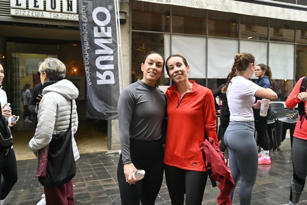 En imágenes | Runneo, el club de 'running' más viral de Zaragoza que mezcla carreras con 'cachondeo'