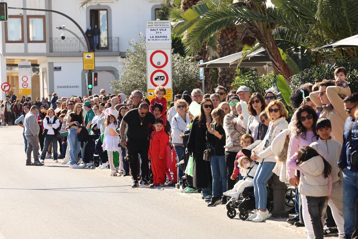 Mira aquí todas las imágenes de la rúa de Carnaval de Ibiza Mira aquí todas las imágenes de la rúa de Carnaval de Ibiza