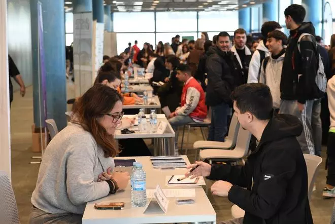 Feria de empleo de la Cámara de A Coruña en Palexco