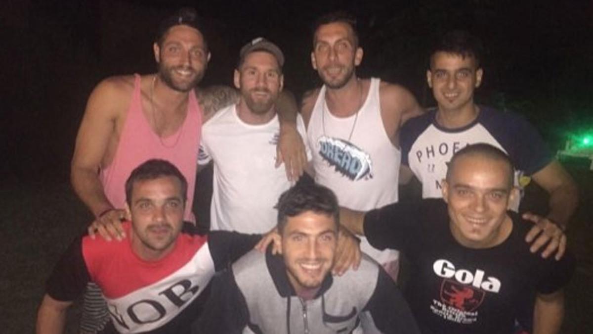 Messi, junto a sus amigos en Rosario