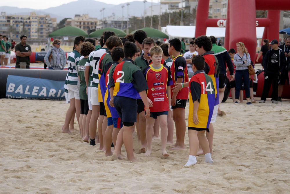Viel Körperkontakt beim Palma Beach Rugby
