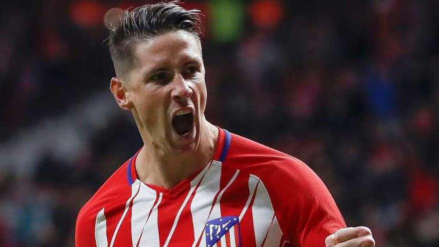 Fernando Torres celebra uno de los goles que marcó.