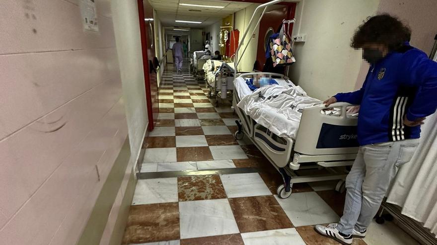 La ola de virus obliga a los hospitales a doblar camas en las habitaciones y derivar pacientes